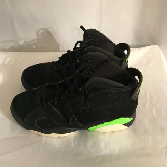 Jordan Youth Size 12C Athletic Sport Sneakers - Picture 3 of 7